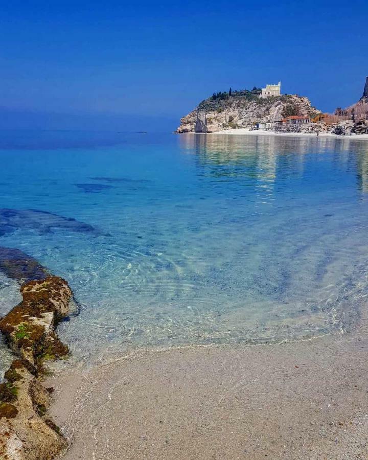 My Little House: Seaside Apartment with Patio and Parking Tropea Exterior photo